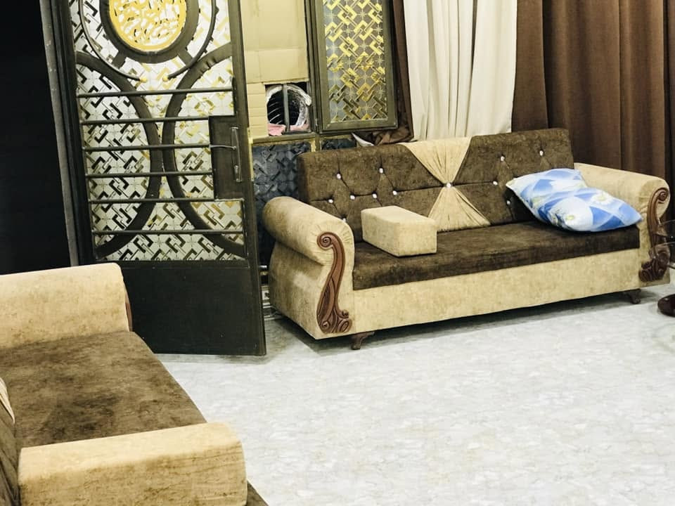 السلام عليكم 
دار للبيع الموقع شارع الجامعه مقابل معهد نون 
بناء حديث المساحه ١٥٠ متر 
كامل هوه والاثاث جاهز للسكن من كل النواحي 
للاستفسار الاتصال  بصاحب الدار  حصرا 
***********
ومن الله التوفيق
