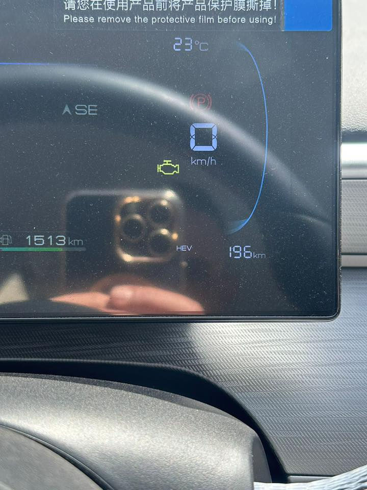 السعر 19,000,000  دينار عراقي
مرقم بغداد رقم مميز 
ويل كروم 
• موديل 2025 
🔋 المحرك والتقنيات
 • محرك 1500cc اقتصادي (Hybrid + Electric + Petrol)
 • تبريد أمامي وخلفي قطعتين
 • كير طياره تمشيك  مايقارب2100 كم
 • بصمة + كارت دخول ذكي
 • شاشة وسطية
 • كامرة خلفية
 • حساس خلفي 
💡 الإضاءة والتصميم
 • لايت زنون
 • بك لايت LED
 • ويل كروم 
 • داخل جلد لون أبيض
 • تحكم مقود جانبين
ملحقات:- شاحن + ارضيات + كارت+ ماسحات+ فوم+ مثلث وجميع التفاصيل
للتواصل ***********
