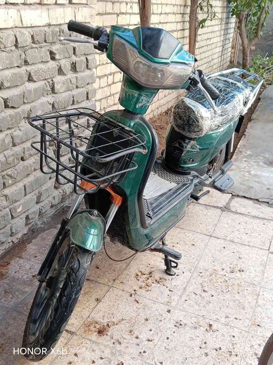 السلام عليكم
دراجة شحن للبيع
ملف جديد زوج تاير جديد
اشاير يمنه يسره شغال
سويجين وبصمتين
دبلات نضيفه
العنوان:بغداد الدورة شارع المعلمين
السعر:٢٢٥ وبيه مجال
لاتصال:***********٤
