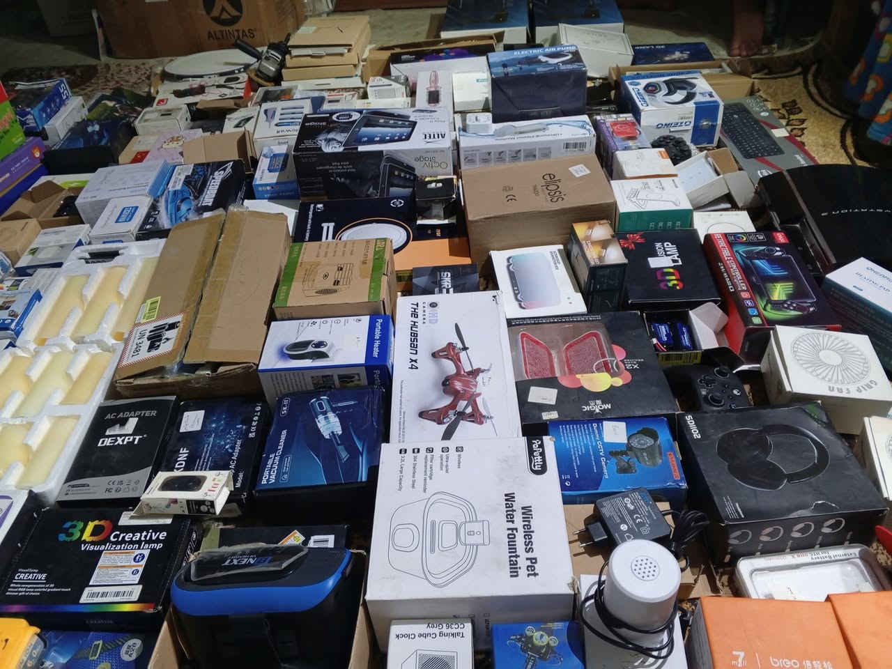 شلعة الكتروني تحسب أكثر من 115 قطعة
كله شغال بضاعة خير من الله من غير  2 كارتونن منزلي ما صورته متروس ترس 

من غير بعد قطع تقريبا 15-20 قطعة الكتروني ما مصورها 

يوجد فديو خاص .  

اعلى سعر ابيع ....


**إذا كنت صاحب هذا الإعلان وتريد حذفه لأي سبب، رجاءا أرسل رسالة إلى الدعم الفني**