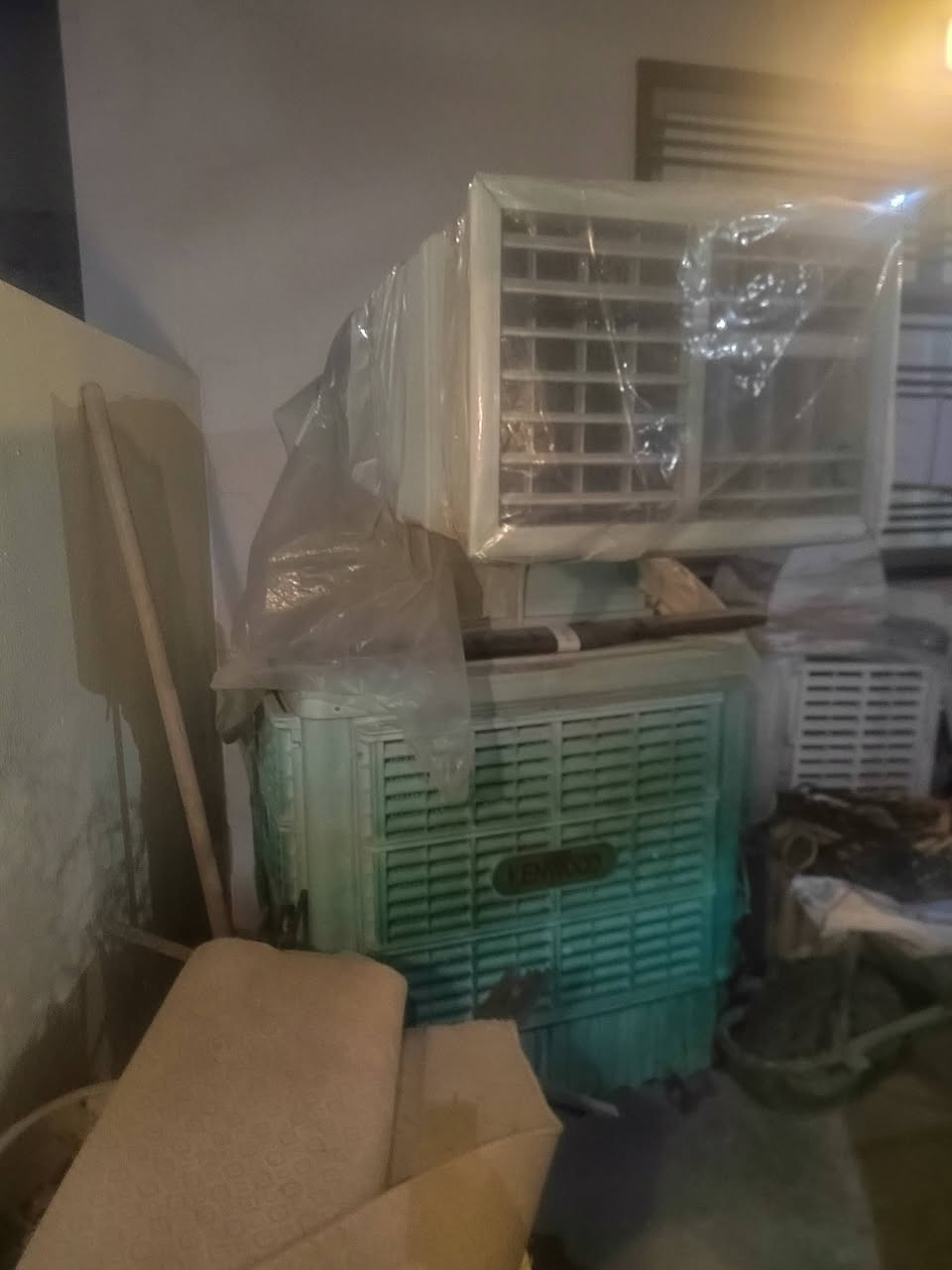 سلام عليكم 
مبرده الحجم الكبير ماطور والواتر بم  شغالات و3سرعات
السعر 300،000
الاتصال على الرقم ***********
