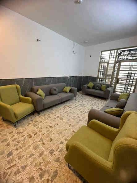 السلام عليكم بيت البيع مساحه 100متر طابقين البيت زعفرانيه نهايت أربع شوارع ستفسار على رقم فقط ***********
