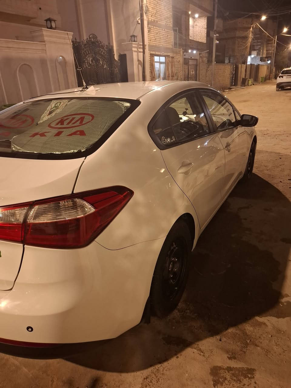 سلام عليكم سياره سيراتو مديل 2014فول مواصفات ماعده البصمه سياره استخدام بيت كفاله سعر 130كفاله
عنوان بصره شارع الوفود للتواصل***********
