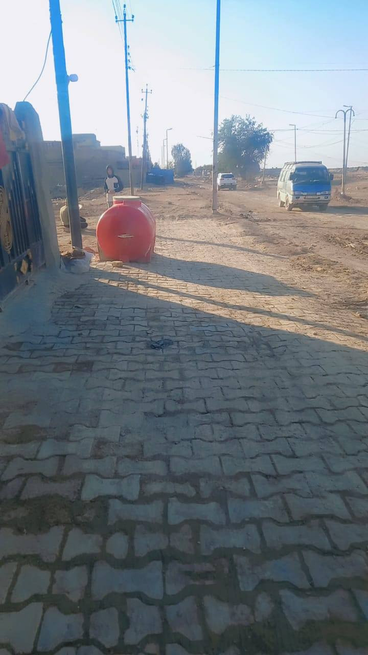 السلام عليكم أحبتي الكرام عندي بيت 100م بحي الطف ال10الف
للبيع بالنهروان طبوا صرف وجه على الشارع السايدين 
{السعر 40}وبي مجال للطيبين 
رقمي ***********
