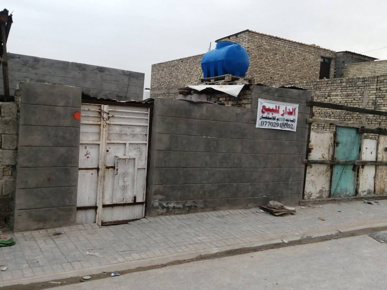 سلام عليكم منزل للبيع
📍 الموقع: حي طارق (الشيشان)، قرب جامع أسد الكوفة، فرع عادل الوكيل.
📏 المساحة: 115 متر مربع.
​تفاصيل المنزل:
​غرفة نوم.
​استقبال للضيوف.
​صالة عائلية.
​ترك يمتد على طول المنزل.
​حوش.
​المنزل يتمتع بموقع هادئ وقريب من كافة الخدمات الضرورية، 
​📞 للاستفسار أو تحديد موعد للمعاينة، يرجى الاتصال على الرقم:
***********
​(يرجى الاتصال للجادين فقط، وبإمكانكم التواصل عبر الهاتف لأي تفاصيل إضافية
