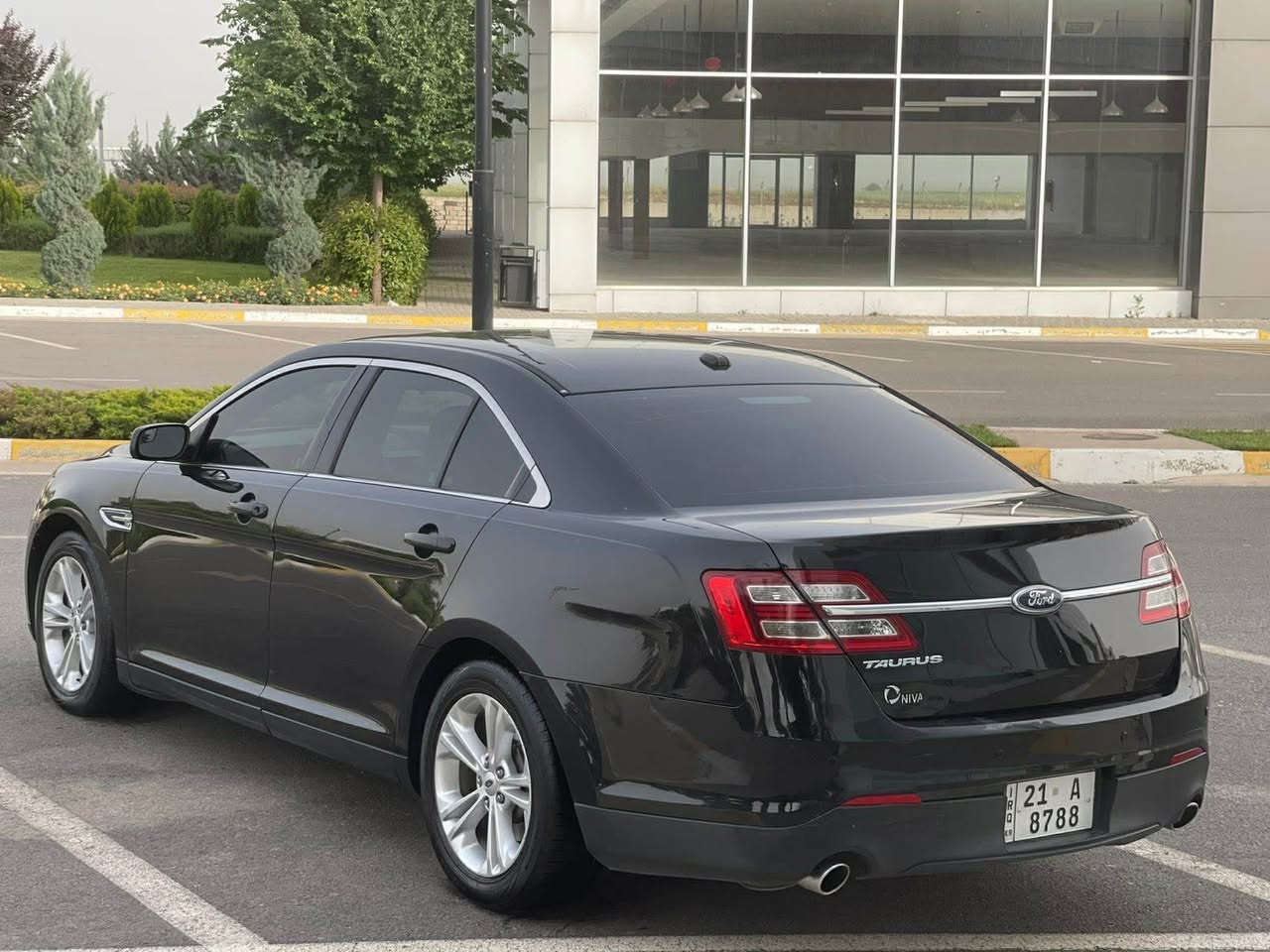 Ford Taurus شەریکە نیفا
فۆرد تۆرۆس شەریکەی نیڤایە سەیارەکە بێ بۆیاخە بێ شوختە بێ ساردە نموونەیە لە جوانیا ماڵی دۆستە گێرو مەکینەی نەکراوەتەوە مواسەفات 👌👌سەنەوی تازە ٤ تایەو ویلی لۆکی لەژێرایە مۆدێلی ٢٠١٣ سەنەوی و رەقەمی تازەیە بەڵام رەقەمەکەی لەگەڵ نیە.
شوێن:سلێمانی
***********📲رەقەم:
نرخ117$ مجال Ford Taurus السليمانية, العراق
