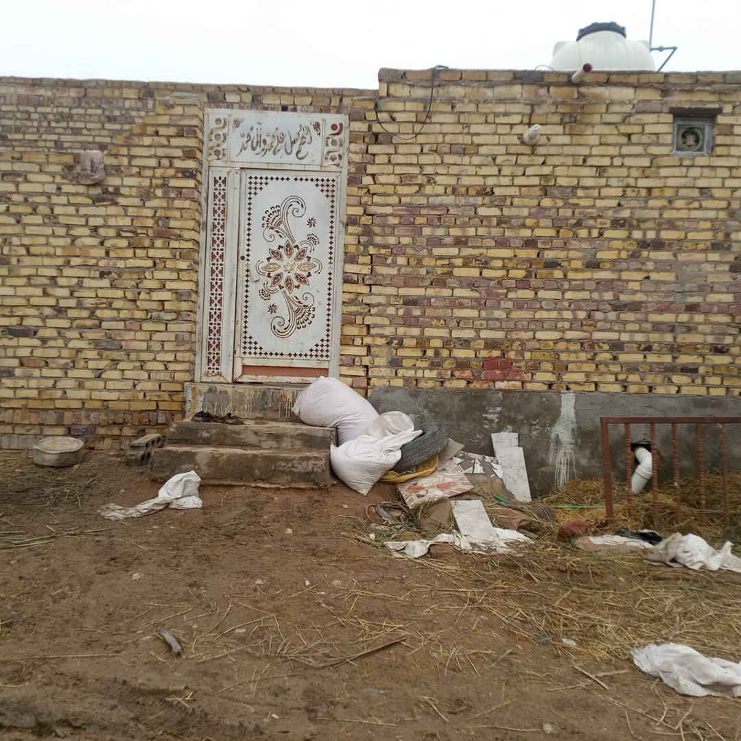 السلام عليكم بيت زراعي للبيع المساحه 170 متر الواجهه عالشط العنوان جامع الحديان بناء جديد قبل سنه يتكون من غرفتين كبار وصاله ومطبخ وصحيات خارجيه وغرفه ترك وره البيت التواصل مع الرقم ***********
