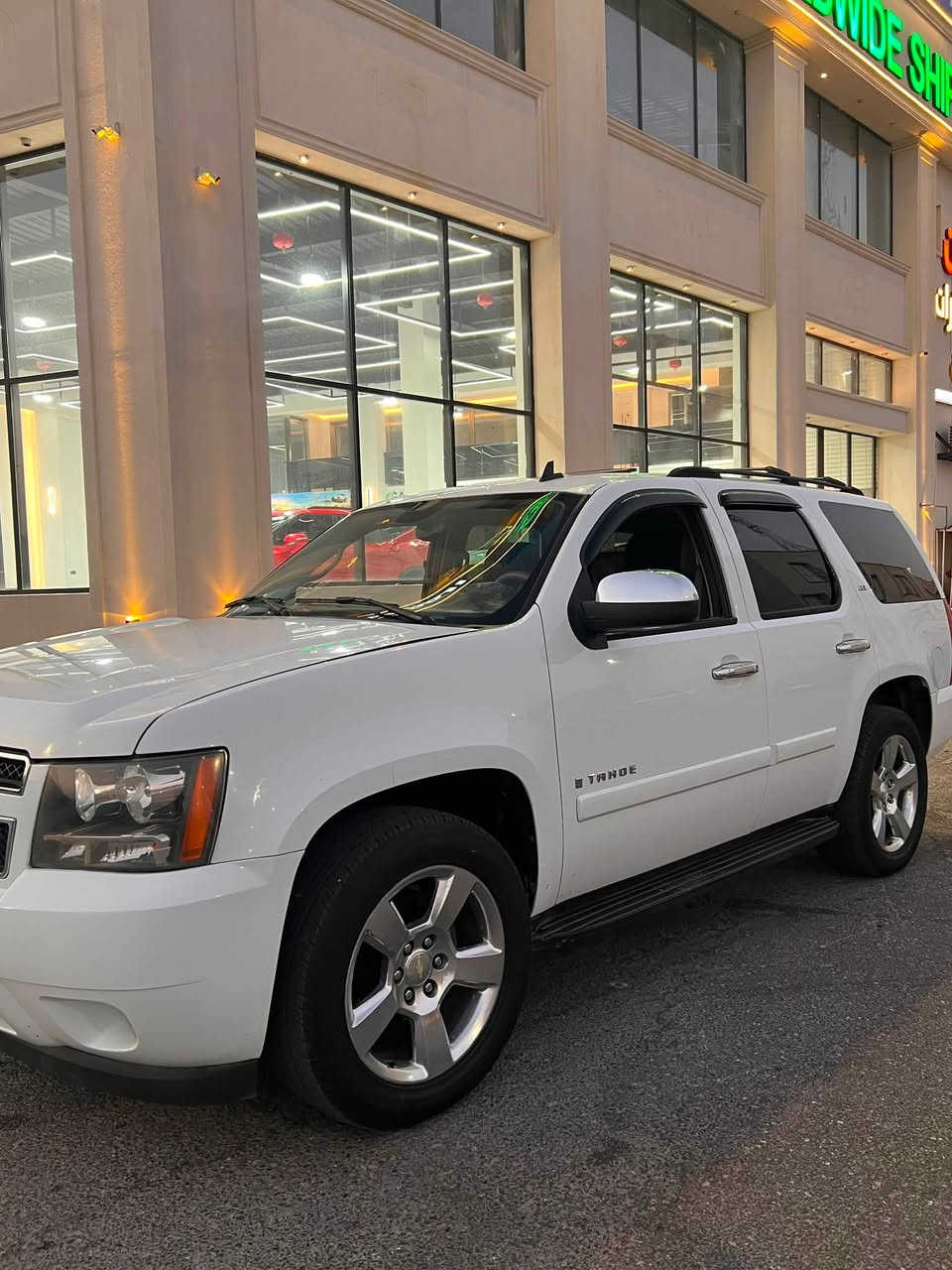 تاهو 2011 Ltz فول مواصفات خليجي ادوات دخول جديد حاوية كفالة من الكص والسرقة جديدة كلش تشغيل عن بعد ماناقصها برغي عليها ادامة كامله متومة طبق الأصل 
السعر 78 وبيها مجال بسيط 
مكانها البصرة
***********
