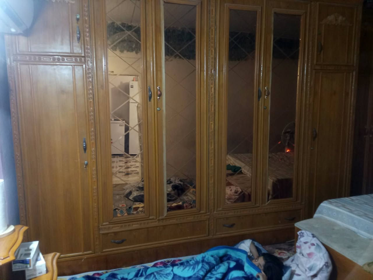 السلام عليكم انا هاي الغرفه للبيع انا محتاجه هي وسط لا تسقام ولا سوقي درجه وسطه واي ضرر ما بيها جاهزه ومجهزه رايدتها ب 900 وبيها مجال بسيط محتاجه اني ومنطره ابيع غرفتي لان عندي عمليه واريد اشيله من بيتي


**إذا كنت صاحب هذا الإعلان وتريد حذفه لأي سبب، رجاءا أرسل رسالة إلى الدعم الفني**