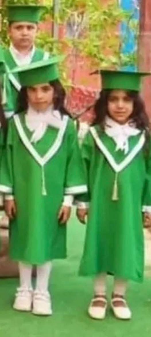 توفر لدينا زي تخرج جملة حسب اللون الي تردو سعر الزي 10الاف فقط بدون طباعة اذا طباعة اسم على القبعة  ب13الف


**إذا كنت صاحب هذا الإعلان وتريد حذفه لأي سبب، رجاءا أرسل رسالة إلى الدعم الفني**