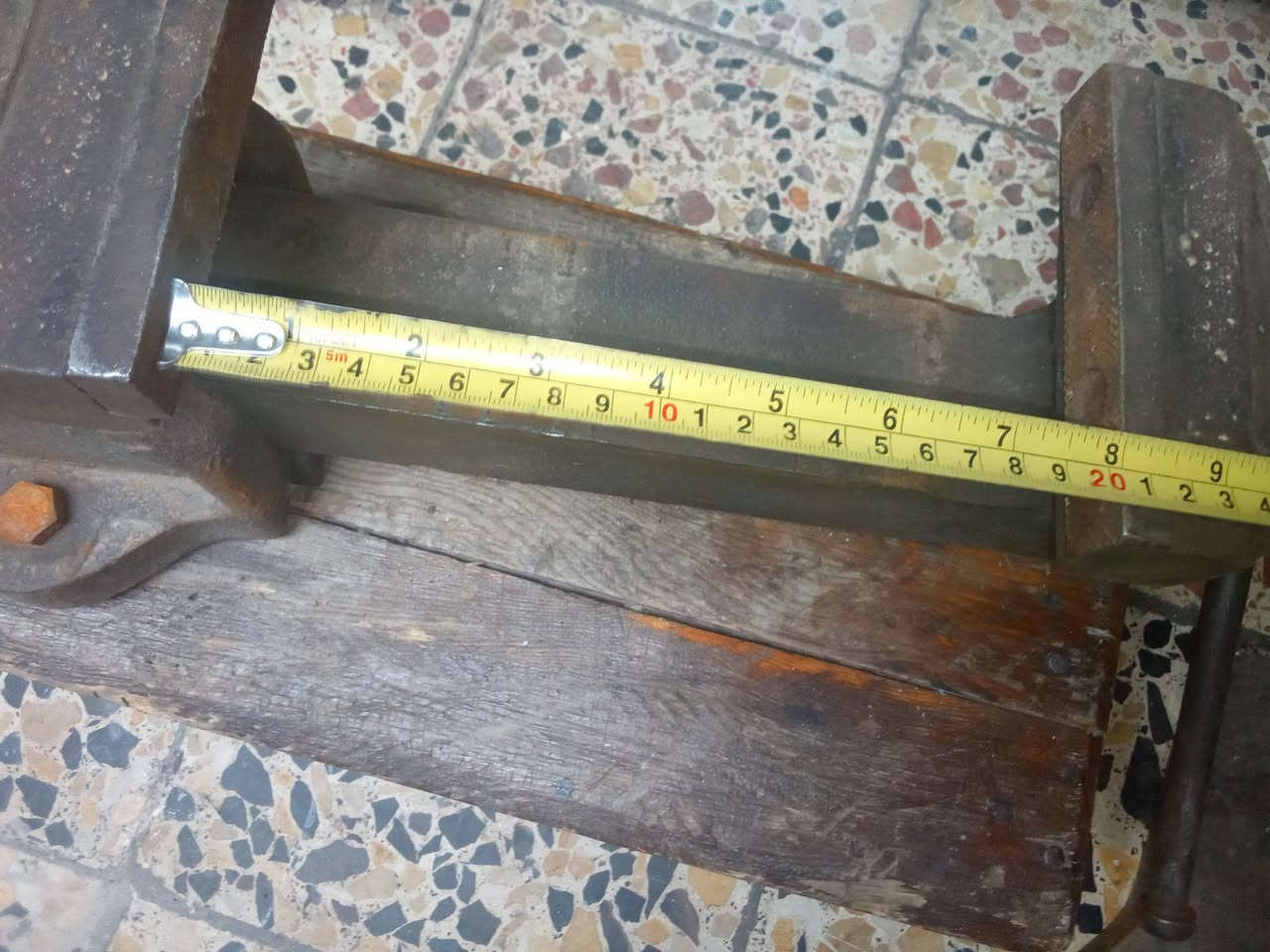 ⭕ يوجد توصيل لكافه المحافظات
منگنه قديمه اصليه. تفتح 20 سم السعر 90 الف المكان بغداد والي يحب يحجز خل يشوف الفديو بي توضيح  ***********
