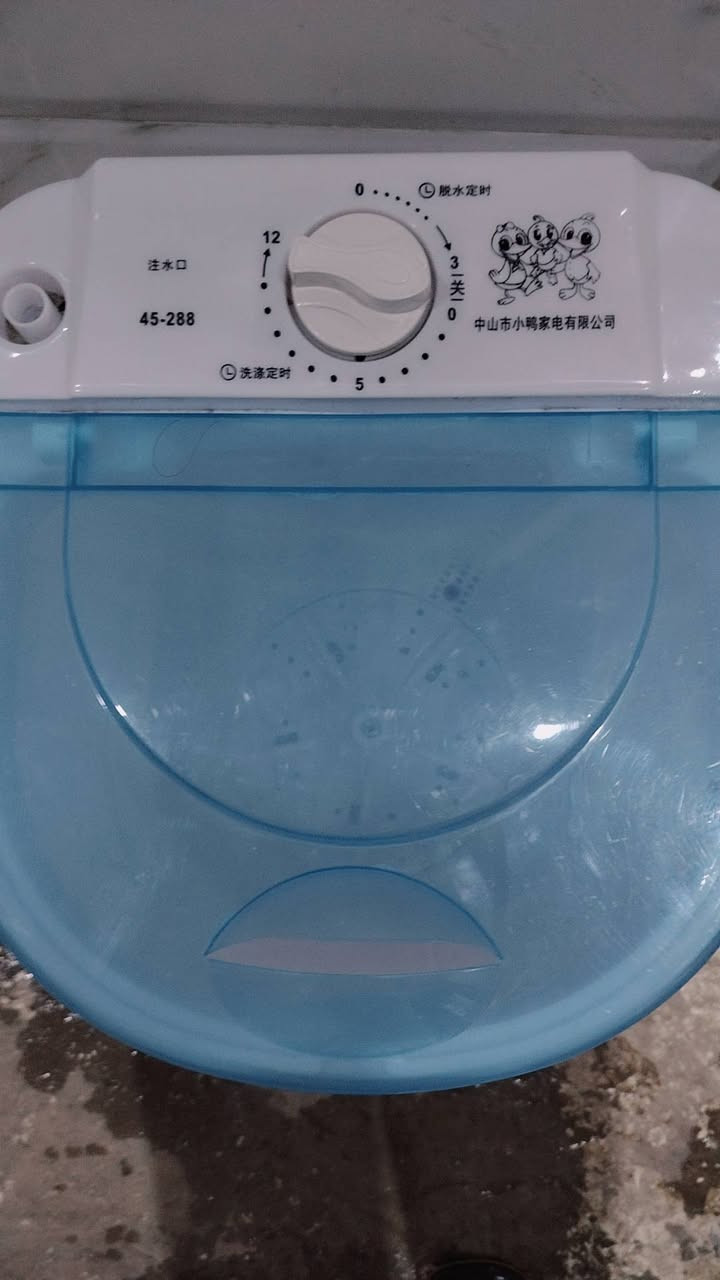 غساله أطفال جديده
تحمي طفلج من تلوث الملابس العائله 
والله كلش حلوه وسعرها مناسب 
حافضي ع طفلج وطمئني ع صحته
سعرها ٣٠ الشراء اتصل ع رقم ***********
