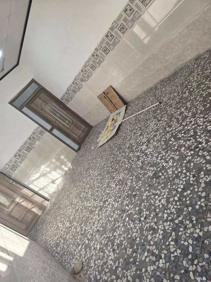 ‏الإيجار بيت طابق أرضي
‏حي الفلاح الثانية 
‏المساحة 110 متر
‏غرفة كبيرة وهول واستقبال ومشتملات ومطبخ بناء حديث
***********
***********
