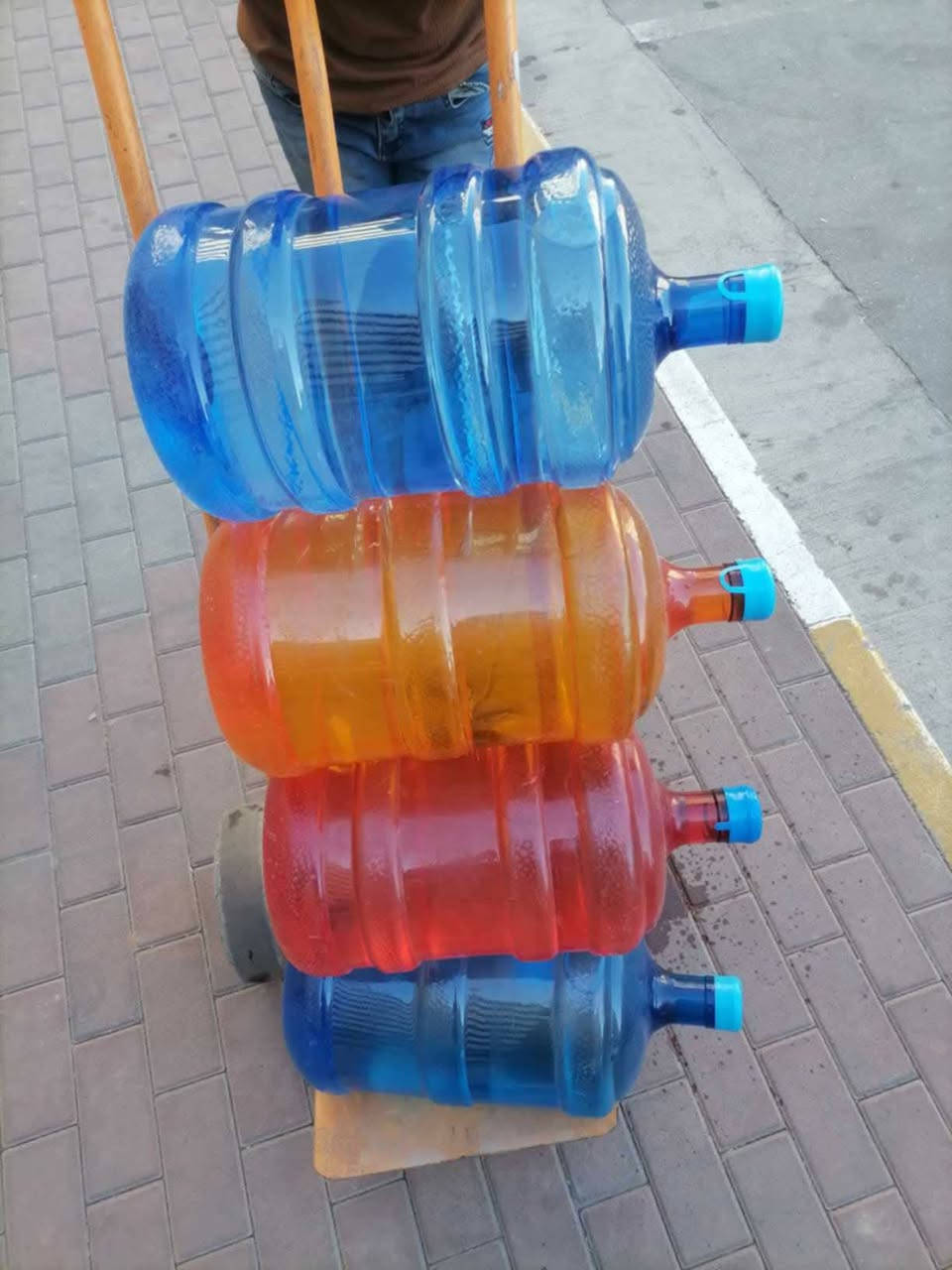 يسعدنا ان نقدم لكم خدمه توصيل #ماء_ارو خاصه بمجمع  بسمايه السكني
#الطلب والاستفسار.الاتصال على  الارقام التاليه محطه مياه الصحه  لخدمة توصيل ماء 💧RO واتساب *********** واتساب ***********
