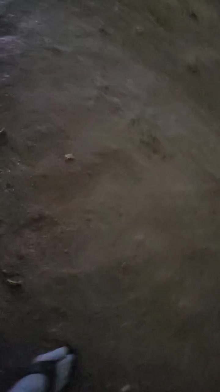 سلام عليكم بيت للبيع منطقت المية حي الزهراء 
الوجهة ١٠ نزال١١ طبقين رقم*********** سعر خاص
