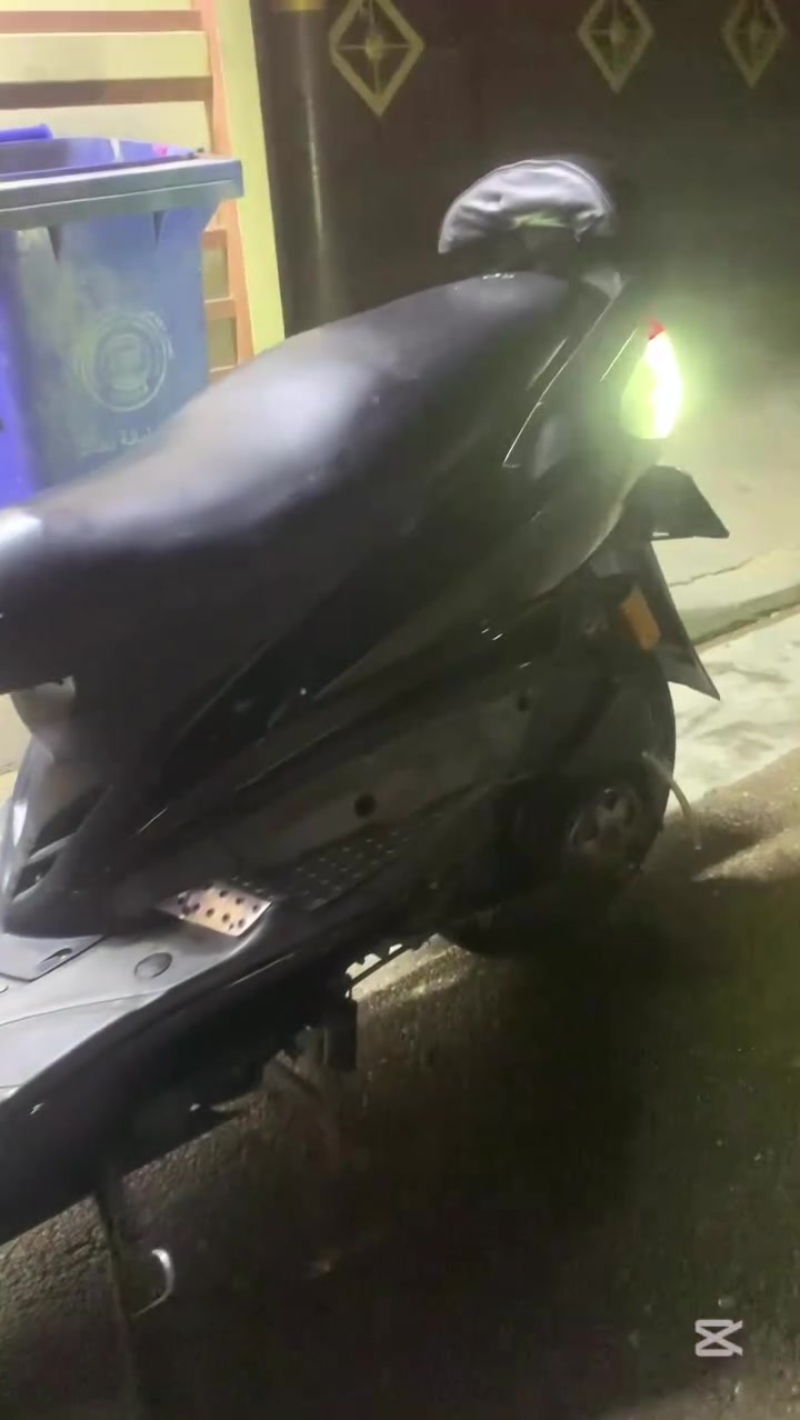 السلام عليكم درجه سكنس فحل نوزل خطين 
مكينه مانفتوحه  درجه بلاديه بيه تزويد خارجي 
صدر امامي صدر خلفي 
فج ترمبو 
جاملغ كاربون 
يدات بريك 
فراك
شلعه وعدل خير من الله 
تجي تشوف بعينك 
السعر ٧٠٠ 
مكاني بغداد الغزاليه 
هـ***********
