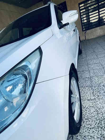 السلام عليكم
توسان ٢٠١٤ خليجي مكفوله من الضربه والصبغ 
حته دعاميات بلادية 
محرك ٢٠٠٠ دوش بلادي
كير بلادي 
رقم بغداد باسمي 
غرفتهه جديدة حيل مامتعوبه
ماشيه ١٣٠ الف 
تخم تاير + صدر امامي وخلفي كله جديد بل كارتون
سيارة جديدة وترايهه يخبل مابيها اي نقص
عارضها ١٥٧ بيها مجال لاتصال ***********
مكاني بغداد حي العامل
