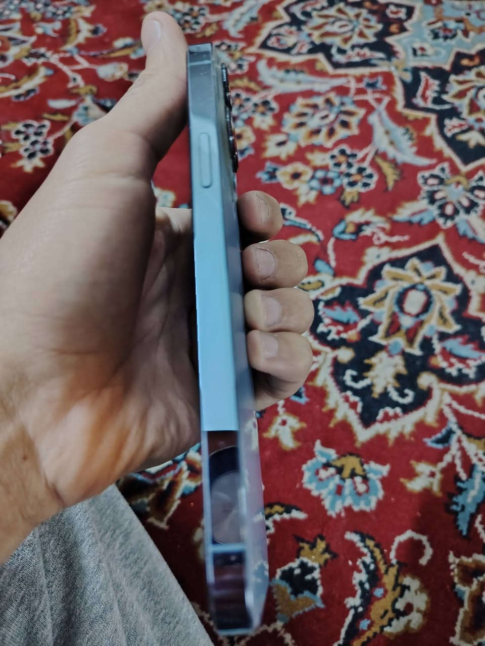 13بروماكس ذاكره ٢٥٦ جهاز شرق أوسط مبدل بطاريه أصليه ما يصرف شحن ظهر مكسوراه وياه بس كارتونه جهاز نظيف تجي تاخذه من باب بيت. مكاني زعفرانيه رقم ***********
