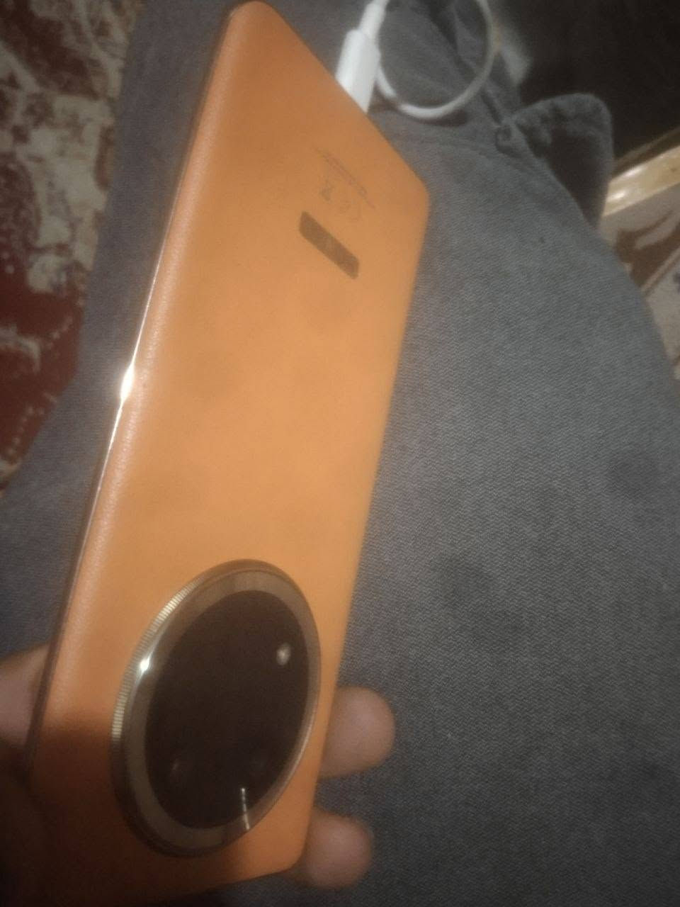 سلام عليكم هونر x9c جهاز بعده بضمانه استخدام شهرين ذاكره ٢٥٦ ذ ١٢ جهاز بس الكلاص مكسور مو شاشه الكلاص جهاز لمسه طبيعي وخفيف غراضه كامله مكاني بغداد الدورة سعره ٢٦٠ إذا تعامل تنحضر فيس ما ارد بس وتساب ***********
