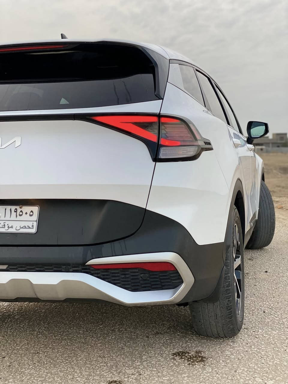 السلام عليكم 
كيا سبورتج موديل ٢٠٢٣ 
بدون رقم منفيس باسمي تترقم جميع المحافظات 
مواصفات السيارة EX يعني فول عدا الفتحة وصندوك الكهرباء 
شاشة كبيرة متصلة 
نقطة عمياء
شاحن واير لس 
اشاير بالمري
اوتو هولد
تحديد مسار 
وضعيات قيادة ( سبورت - سمارت - نورمل )
كشن السايق كهرباء 
وباقي المواصفات المعروفة 
الضرر موضح بالصورة بچم امامي خلفي كبس 
ايرباك بردة فقط 
السعر وباقي التفاصيل خاص او واتساب ***********
مكاني بابل
