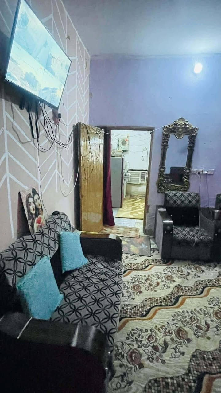 السَلآْم عَلْيُكّمٌ وٍرٍحَمُةّ الله وٍبُرٍكآتُهْ
بيت زراعي 
سوك الشيوخ حي الجوادين شارع ام البنين عليها السلام 
مساحه 100م 
يبعد عن شارع العام التبليط مسافه 300م 
غرفه وهول ومطبخ وصحيات خارجيه وساحه 
البناء بلوك السقف شيلمان 
السعر مناسب جداً 17مليون وبيه مجال 
نستقبل كافه العروض سوك الشيوخ وگرمه بني سعيد وذي قار للئستفسار اكثر
مراسله الصفحه او الاتصال على الرقم التالي
***********
