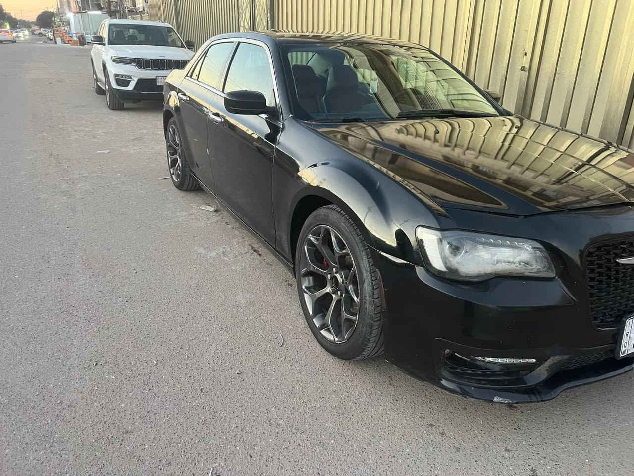 السلام عليكم  كرايسلر 300 اوباما موديل 2015 معلايه 2018 وارد امريكي رقم قادسيه  
الدولي باسمي 
بيه بنيد وجاملغ وصبغ 5 قطع ابيع حزام 
المواصفات
مثبت سرعه
بصمه تشغيل + دخول ذكي + تشغيل عن بعد
كشنات جلد + كشن كهربائي + تدفئه بل كشنات
شاشه كبيره + كامره خلفيه 
تحكمات استيرن 
كير ماوس
حساس امامي + خلفي
محرك 3600 
السياره جديده بمعنى الكلمه وجاهزه 
العنوان ميسان العمارة
الموبايل  ***********
***********
السعر 134 وبي مجال للشراي
