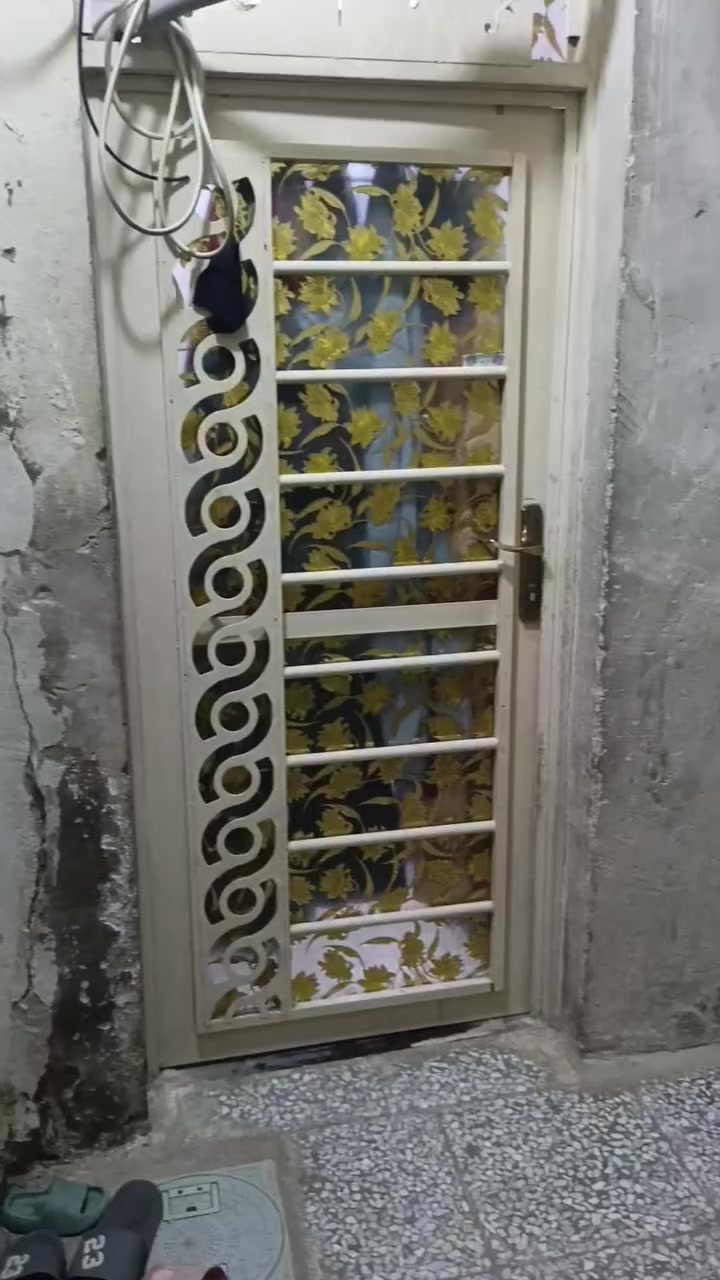 بيت للبيع المساحه 84كوفه جديده قريب على سوق خلف جامع محي الدين شارع الجسر
السعر 70وبي مجال
***********
