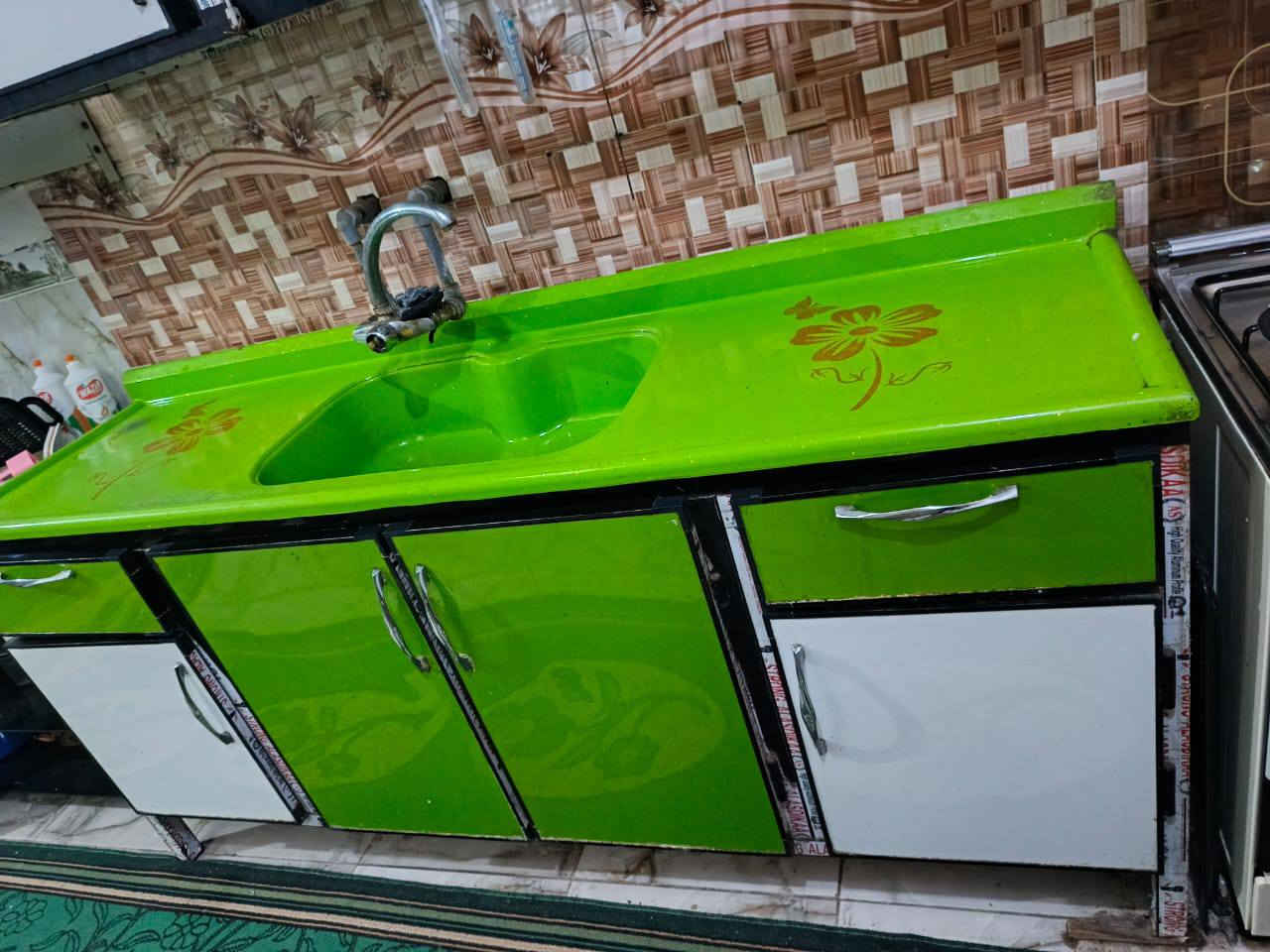 سلام عليكم كاونتر البيع نضيف محتاج العنوان كربلاء شبانات رقم ***********سعر 300
