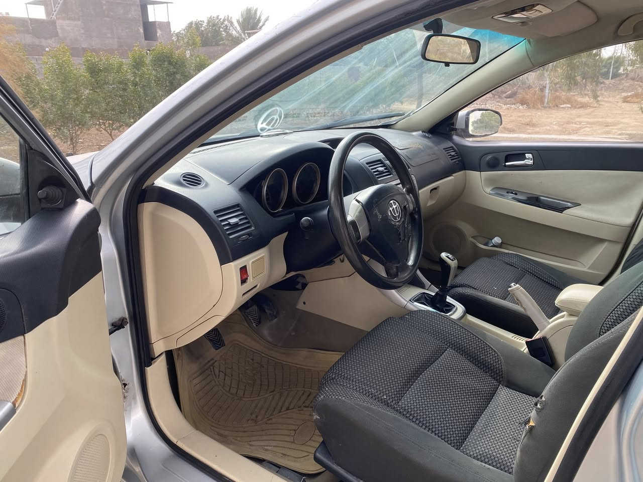 برلنس 2014 كير عادي مكفوله من الضربه صبغ بس الدواير اثر خياس سياره جاهزه
مكاني بابل الاسكندريه 
السعر 45 بيه مجال للشراي  
***********
