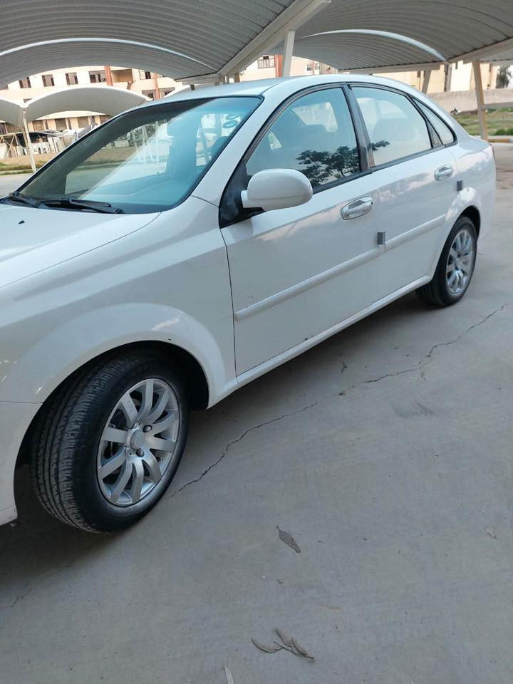 سلام عليكم 
اوبتره 2009
ماشيه 262 كيلو 
مكينه مبدله باصليه مال كصه قبل شهرين
فول توماتيك 
بيها بابين مبدلين باصلي نفس اللون بلا دواخل 
للاستفسار التواصل على الرقم 
***********
