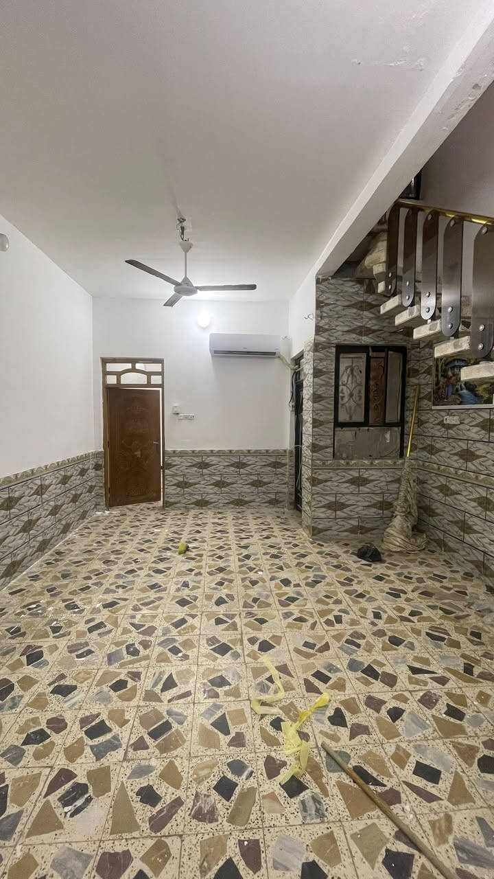 السلام عليكم بيت رقم 100 متر المعامله كامله واصله للتقيم العنوان ام غربه قرب المركز 
السعر 65 
***********
