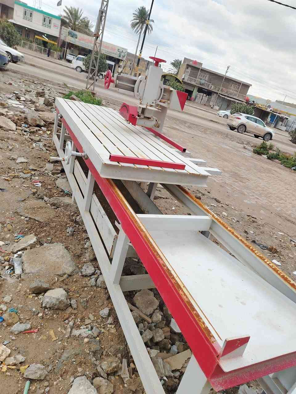 سلام عليكم قاطعات كوارتز جديد   طول العربانه ٣متر تقطع عدل او زاويه ٤٥ الاستفسار ***********
