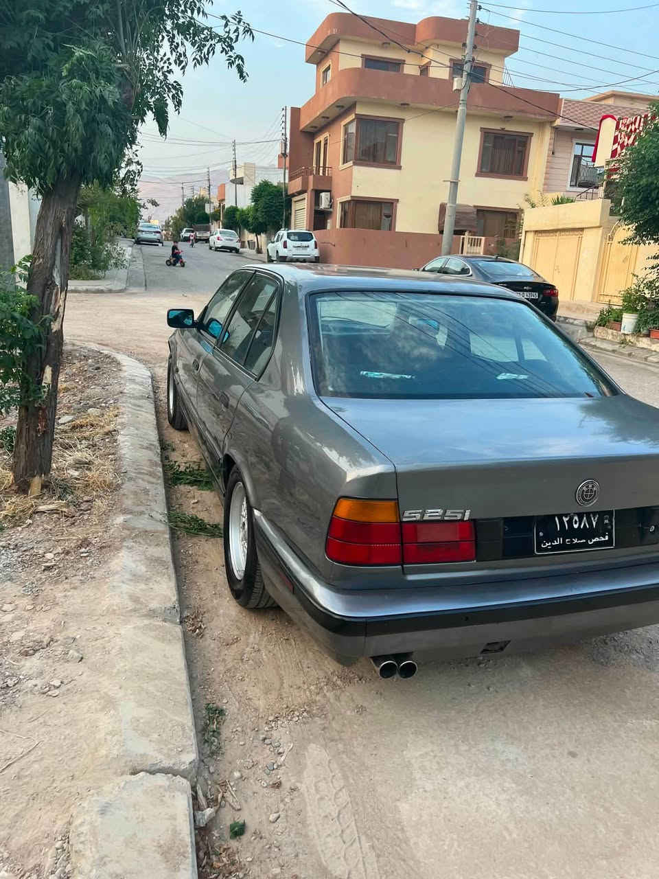 سەرەتا بەناوی خوا
BMW 1990 525
گێڕعادی 
دوو جام کارەبا 
کامل مەسرەفی کراوە 
بە شەرتی گێڕ و مەکینە. تەنانەت بوخاریشی نیە  
بێ دەعم و لێدراو 
ڕۆنی تازە گۆڕاوە تایەی سفر  
ئاڕم پلاسیکی سلێمانی ٤٥ گەڵاو مەجالێکی برایانەی تیایە  
0773 150 6515 سلێمانی . السليمانية, العراق
