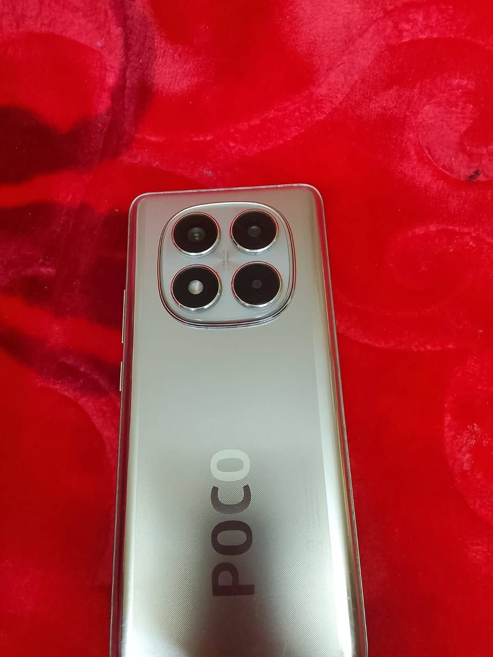 بوكو X7 5G ذاكره 512 عشوائية 12 مستعمل فترة قليلة جداً سعره 300الف وبي مجاي بسيط للتواصل ***********
