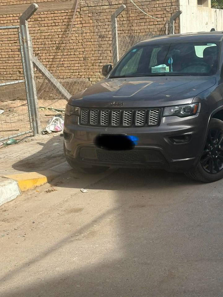 جيب 18 ضربتها واضحه بلصور  رقم بغداد  ماشيه 40 واستعمال قليل  اريد مراوس بجيب احدث 22 الشكل الجديد وانطي فرق عادي.


**إذا كنت صاحب هذا الإعلان وتريد حذفه لأي سبب، رجاءا أرسل رسالة إلى الدعم الفني**
