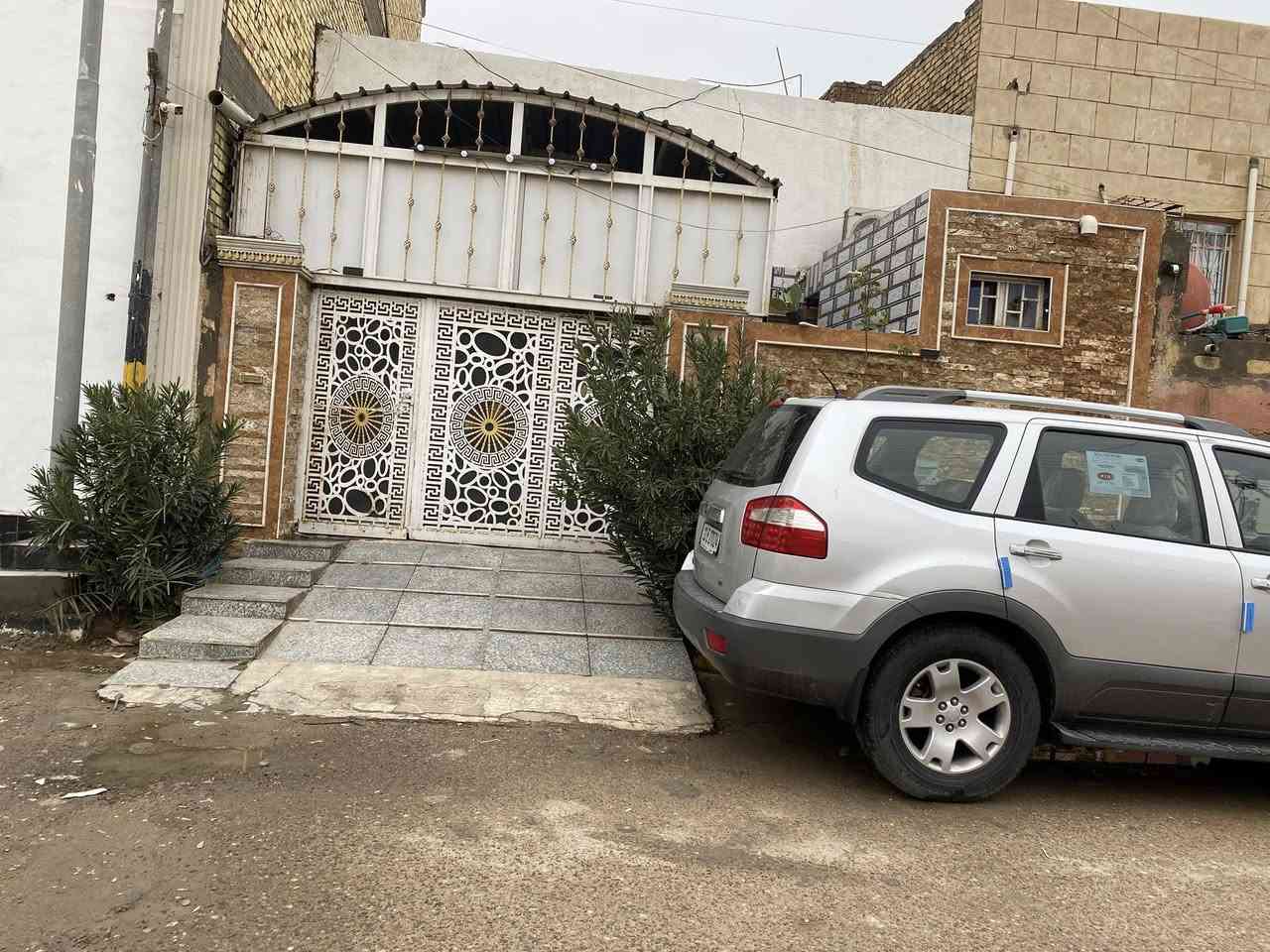 اسلام عليكم دار للبيع. ميسان حي الحسين القديم المساحه 150  خلف مستوصف الأسنان ***********
