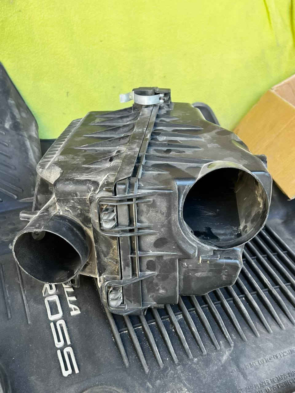 وموجود تايرات هم مال كروس اصليه السلام عليكم اغراض كورلا كروس بيهن لاستيكات قماره اصليه مال شركه شوته كامله دبه مال زركات ماقصه بس الركبه تايرات جدد مال شركه كاردن اصلي مال شركه  كاعيات اصليه بس الامامي فلينه الوره الدعاميه اصليه مال شركه وباقي الغراض موضحه بصور غراض كله جديده السياره جان موديله 2024 
الرقم للتواصل:*********** بي واتساب 
الرقم:*********** مكاني بغداد
