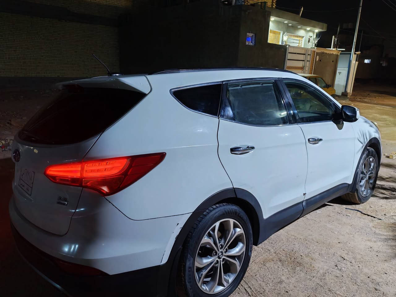 سنتاڤي ١٣ VIP
فول مواصفات ١/١ كويتيه
بردات خلفيه تلفزون بلادي 
بصمه ابواب وتشغيل 
كشنات تدفئه تبريد 
٣ انظمة قياده 
٦ سلندر 
٧ راكب 
بانوراما 
محرك و گير وحداديه مشروطات 
السياره بيهه قطعتين صبغ ( الباب الخلفي جهة السائق ، والچاملغ الامامي الايمن ) وباردات شوف العين ..
مكان السياره نجف 
غير متواجد على الفيس 
***********
