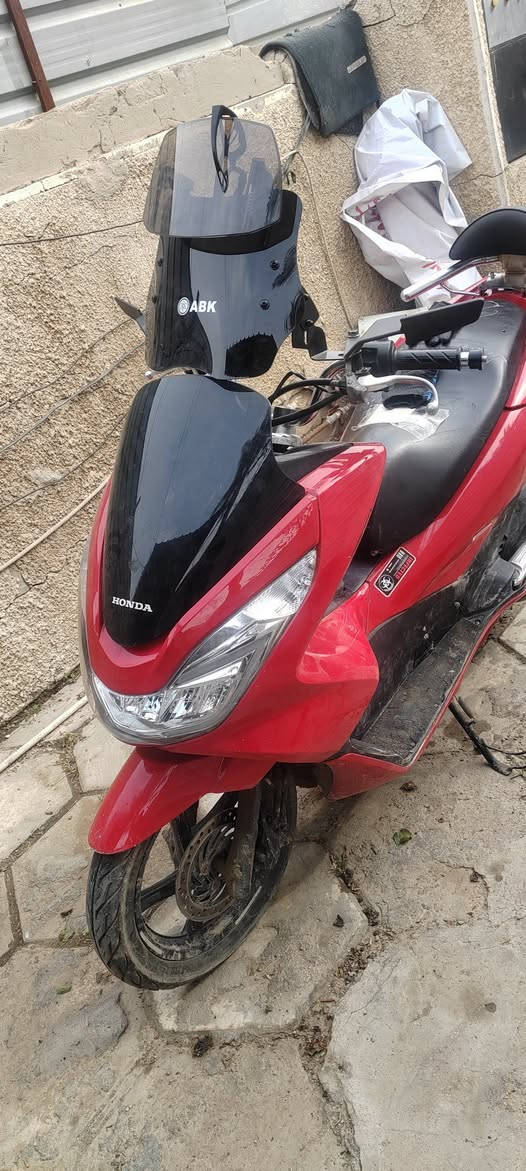 سلام عليكم مليزي دراجه حلوه ومحرك ١٥٠ ناعم محرك مفتوح تجفيت يخبل سعره مليون و٣٠٠ بيه مجال حك جيه ***********
