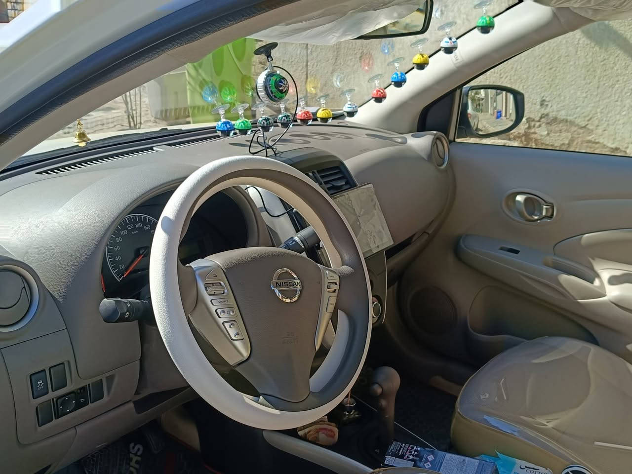 السلام عليكم سيارة سني مصري
فول مواصفات مكفوله كفاله عامه دوشمه جديد سياره ماشيه 6000كم السعر 133بيه مجال 
موديل 2025
الا تسأل على الرقم ***********
