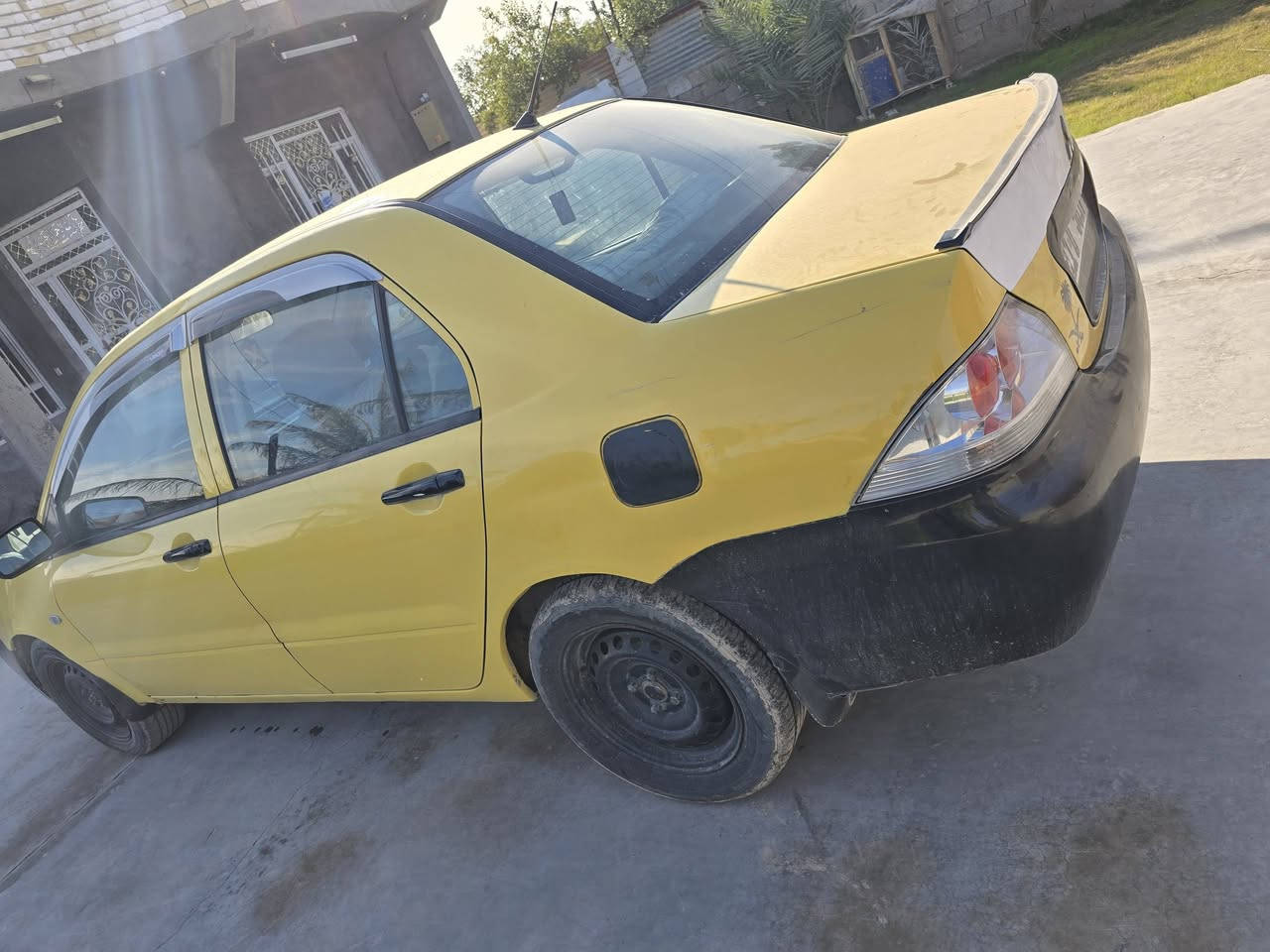 سلام عليكم سياره لانسر 2010 مكينه وكير وحدايه مكفولاات سياره بسمي تحويل مباشر السعر 70 وبيها مجال مكاني بغداد تقاطع النهروان الشراي يتصل رقم صاحب السياره ***********
