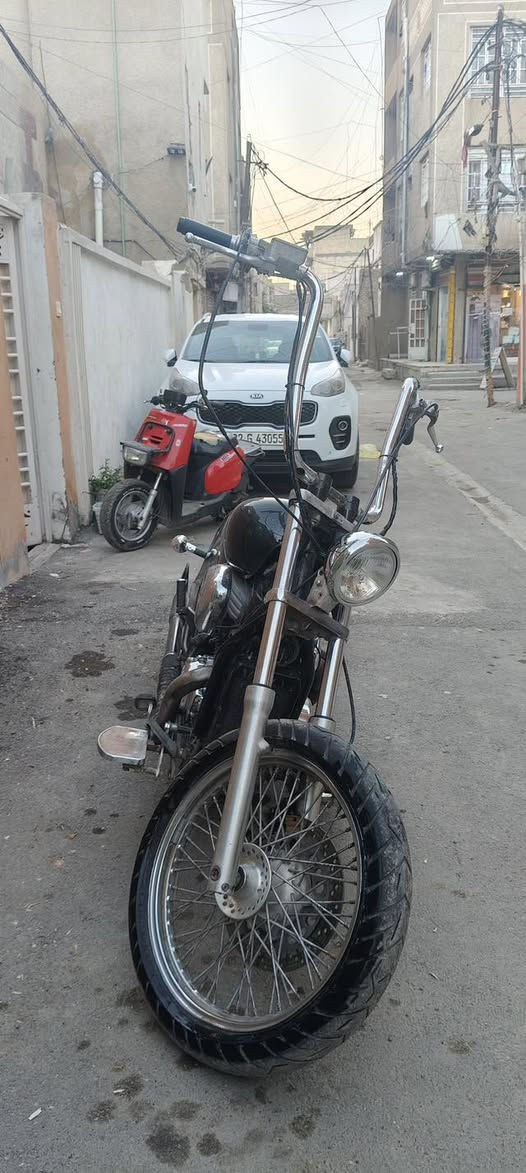 للبيع هارلي ٤٠٠. مكينة سبانة ممدودة عليهة صلنصات صوت رعب  جاهزة وين ميجعك ترايك مكاني كرادة كم سارة سعر مليون و.١٠٠      ***********
