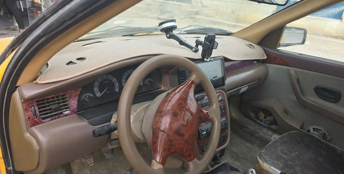 السلام عليكم.
سمند 2011 لا ضربة ولا صيغ عدا الدواير والدوسات 

تبريد تدفئة شغالات 

شاشة كبيرة

دوشمة كاملة

رقم مميز بغداد انگليزي 

مكاني بغداد الرشاد 

السيارة بسمي تحويل ثاني يوم
سعرها 34 وبيها مجال

رقمي

‏‪***********‬‏
