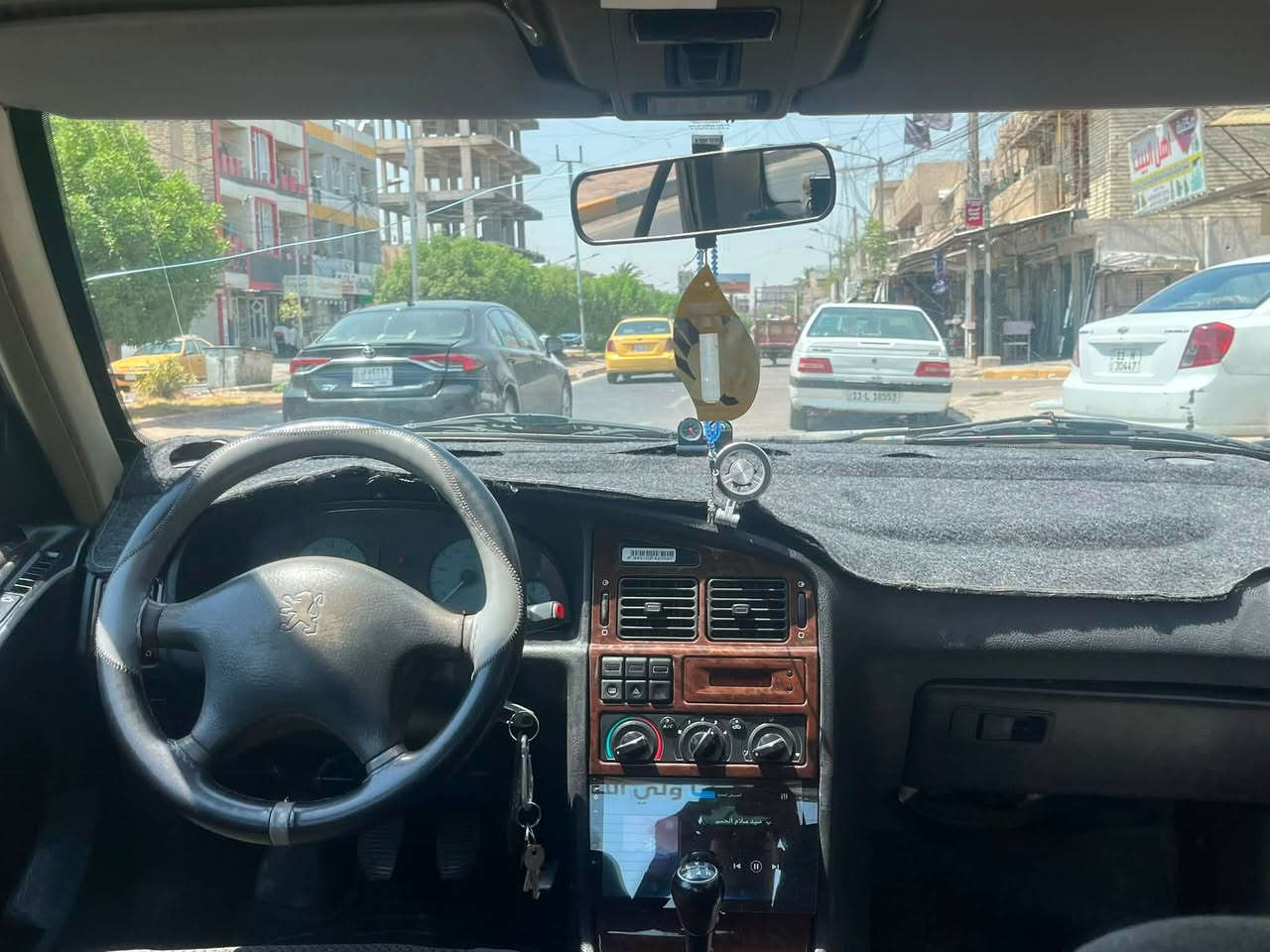 السلام عليكم بيجو بارص 15/مكفوله تبريد كير محرك كهربائيات تخم تاير حداديه كلها جديده بسمي /*********** /مكاني الحريه
