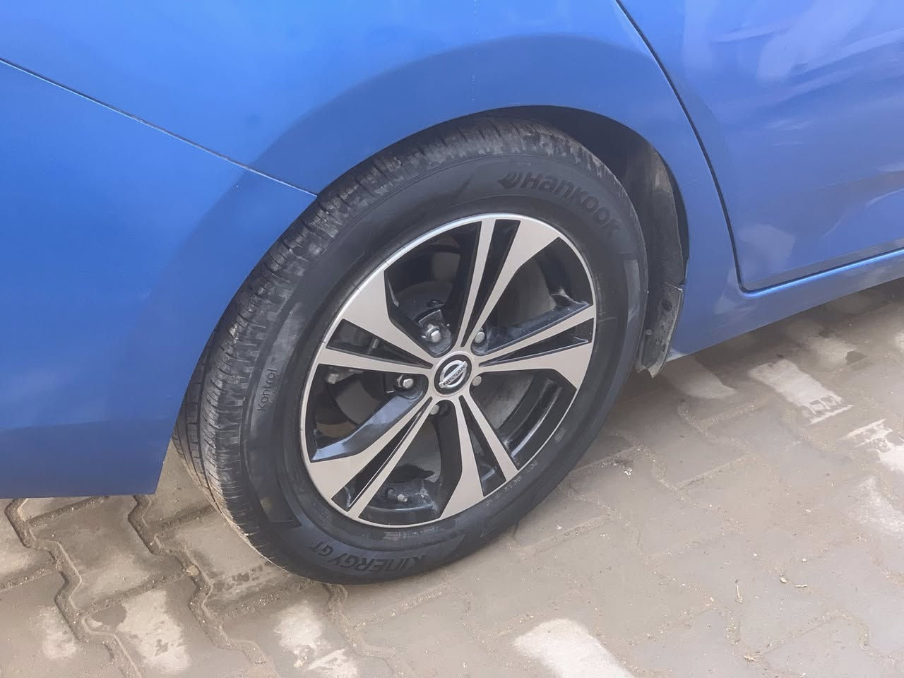 مكلف بالنشر … للبيع سنترا وارد أمريكي موديل ٢٣ لون جويتي ضرر جانبي مواصفات .. 
محرك ٢٠٠٠ دوش 
رادارات خلفي وأمامي 
حساسات خلفي وأمامي 
كروز سرعة 
تدفئة بالكشنات 
تحكم ستيرن جهتين 
ماشية ١١ الف و٦٠٠ ميل تقريبا 
نظام ايكو 
رادار الزاويا الميتة 
داخل جلد اسود 
وقوف ذاتي 
تشغيل عن بعد 
وبعد هواي مواصفات 
موجودة بالدورة للتواصل مع مالك السيارة الاتصال على الرقم ..
***********

‭٠٧٨٢ ٣٦٥ ٠٩١٤
