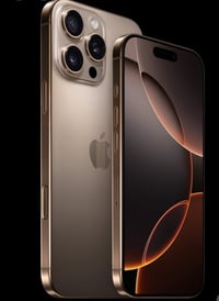 ايفون 16برو ماكس  نضيف جداً  بطاريه 100‎%‎ مشحون 205شحنه   ذاكره 256 0...