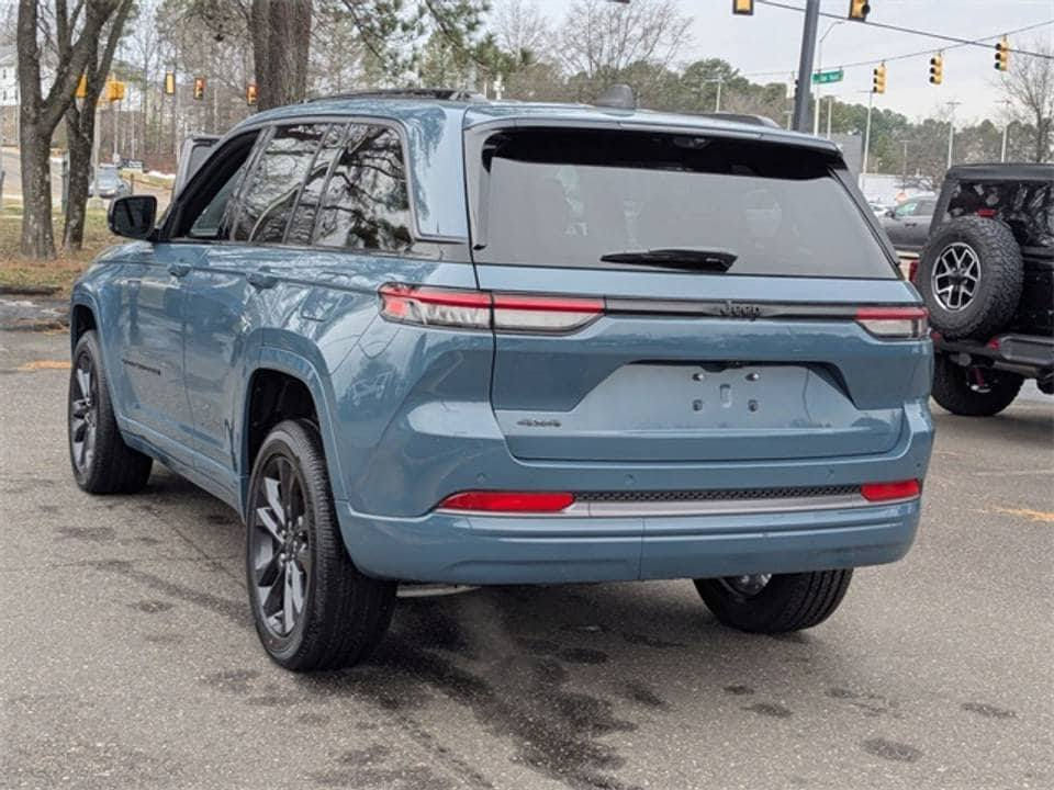 للببع جيب جراند شيروكي 2026
ليمتد
السعر 40 الف دولار 
شامل كمرك وشحن ورقم شمالي
ممشى 40 ميل 
اللون الخارجي: أزرق فولاذي
اللون الداخلي: جلد أسود فاخر
المحرك: بنزين
محرك توربو رباعي الأسطوانات 
 سعة  توربو 2.0L 4cyl Turbo لتر، ناقل حركة أوتوماتيكي 8 سرعات
نظام الدفع: دفع رباعي
القوة: ٣٢٤ حصان
مدة الوصول 50 يوم لتواصل خاص


**إذا كنت صاحب هذا الإعلان وتريد حذفه لأي سبب، رجاءا أرسل رسالة إلى الدعم الفني**