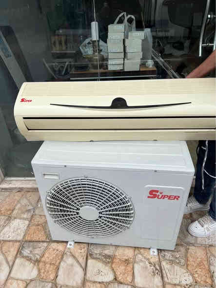 سبلت ٢ طن للبيع مستعمل 
شغال ١٠٠٪؜ 
مع كافه الملحقات بواري + وايرات الاصليه 
المكان : دهوك
السعر : ٢٧٥ الف دينار فقط
رقم الهاتف : *********** دهوك
