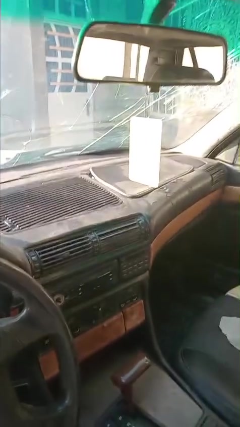 السلام عليكم  بيم 730 موديل 93 مكينه 35رقم بغداد تحول مكينه بيه ضعف كير جديد صدر جديد عوزه صبغ مال تعمير السعر28 بيه شويه العنوان تقاطع النهروان وهاذا رقم ***********
