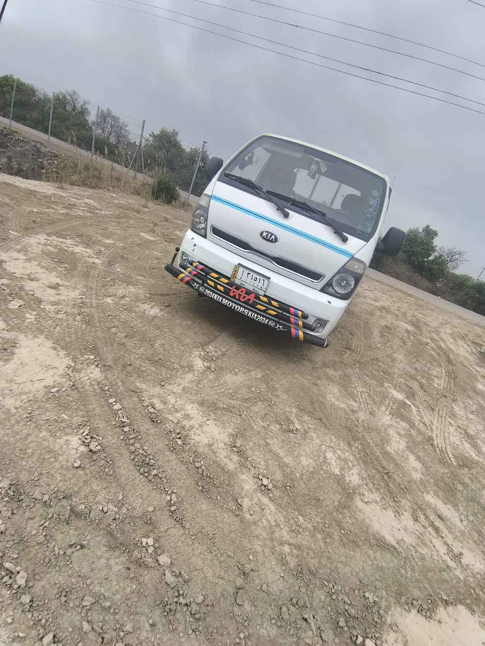 كيا موديل ١٥ رقم واسط مكفوله كفاله عامه عده لدوسات معمرات مكان السياره واسط الصويره 
سياره جاهزه تخم تاير تبريد شغال محرك مكفول 
مكلف بنشر صاحب السياره
 ***********
السعر ١٠٧ وبيه مجال
